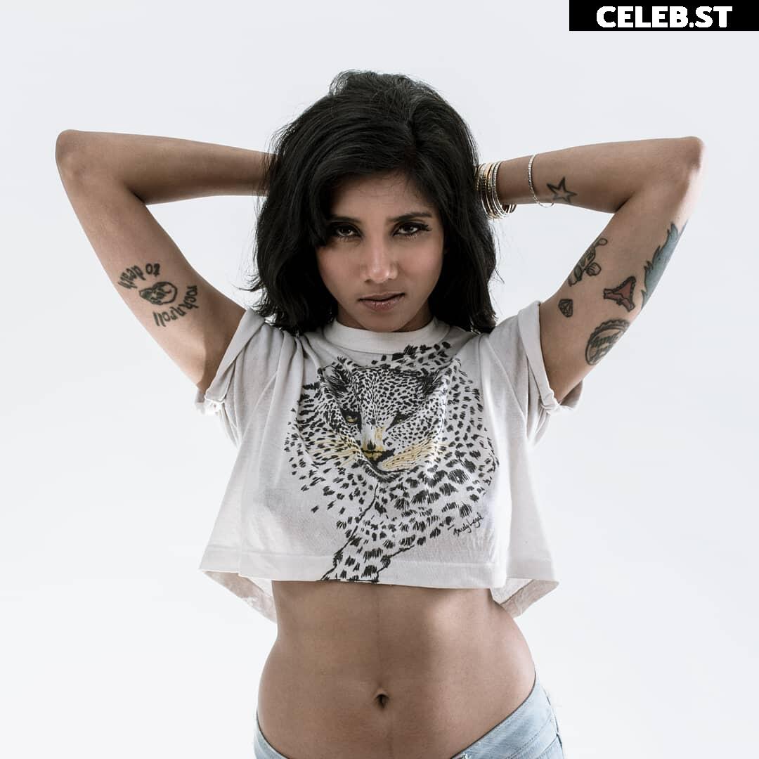 Women of Metal Image 4403916