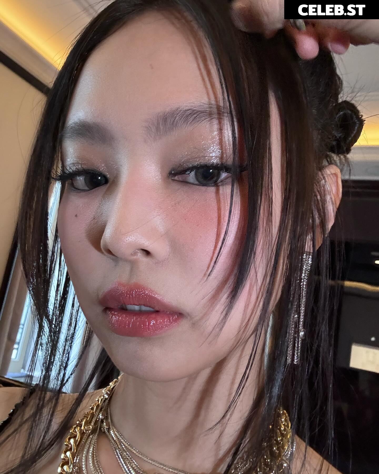 Jennie | BLΛƆKPIИK (Blackpink) Image 4400020