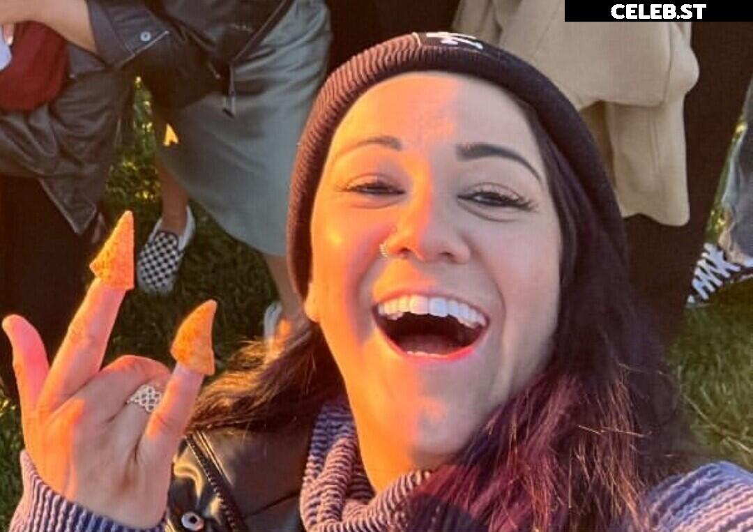 WWE Bayley / Davina Rose / Pamela Rose Martinez Image 4409845