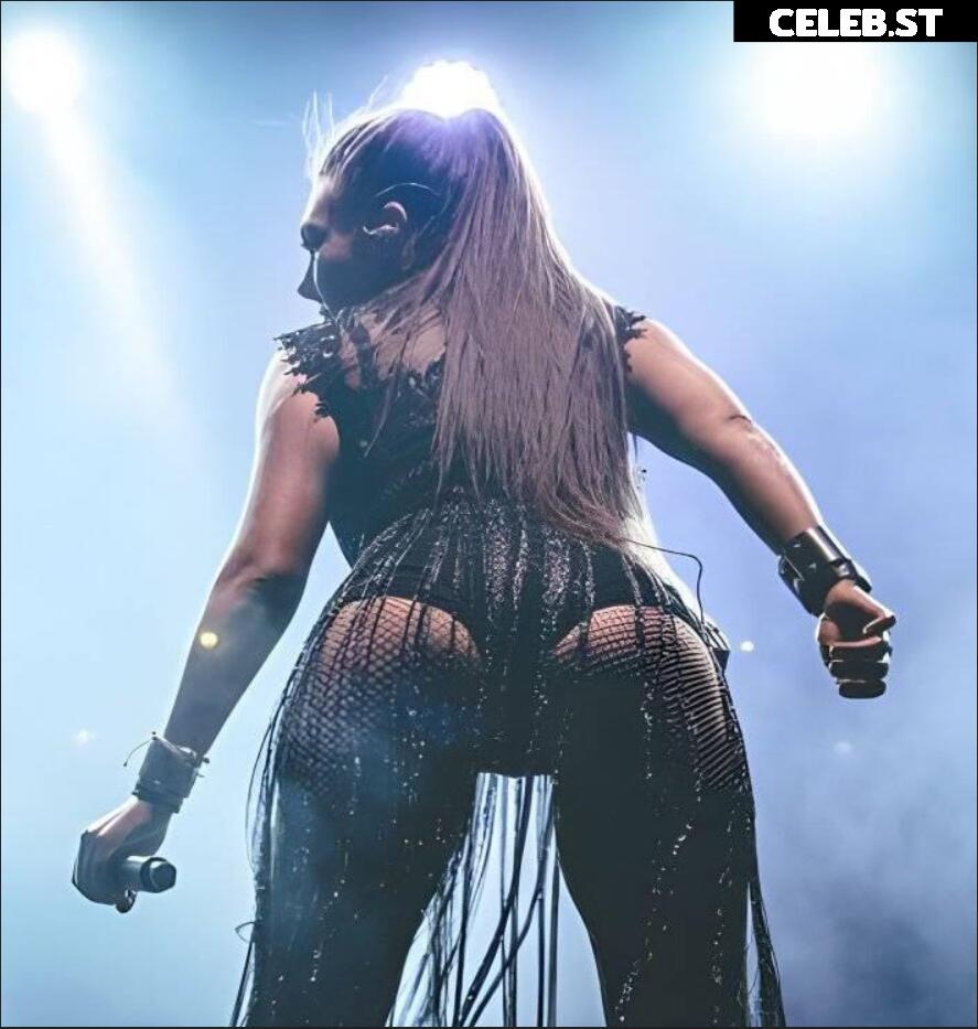 Women of Metal Image 4409327