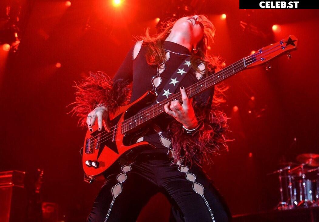 Victoria De Angelis (Maneskin bassist) Image 4408876