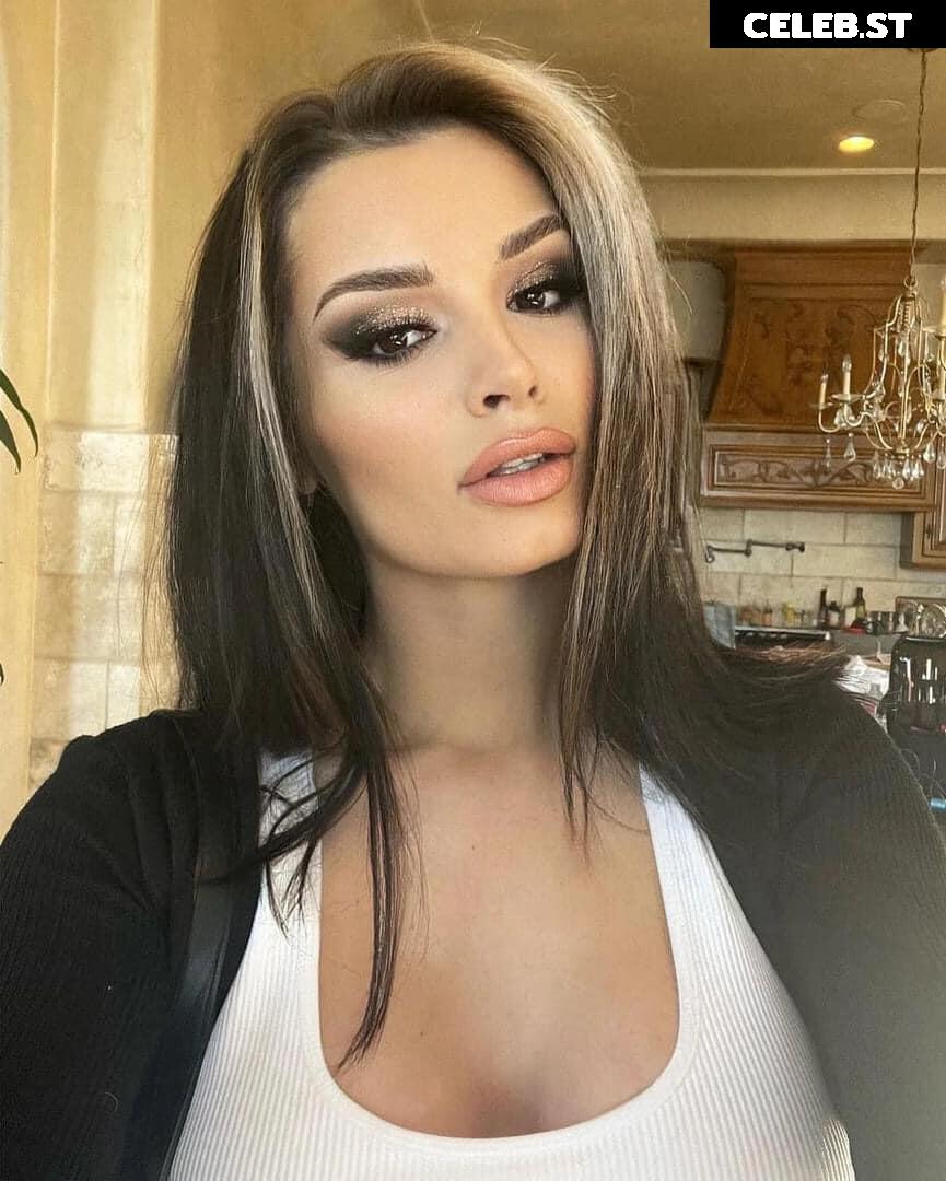 WWE's Paige / Saraya Bevis Image 4408809