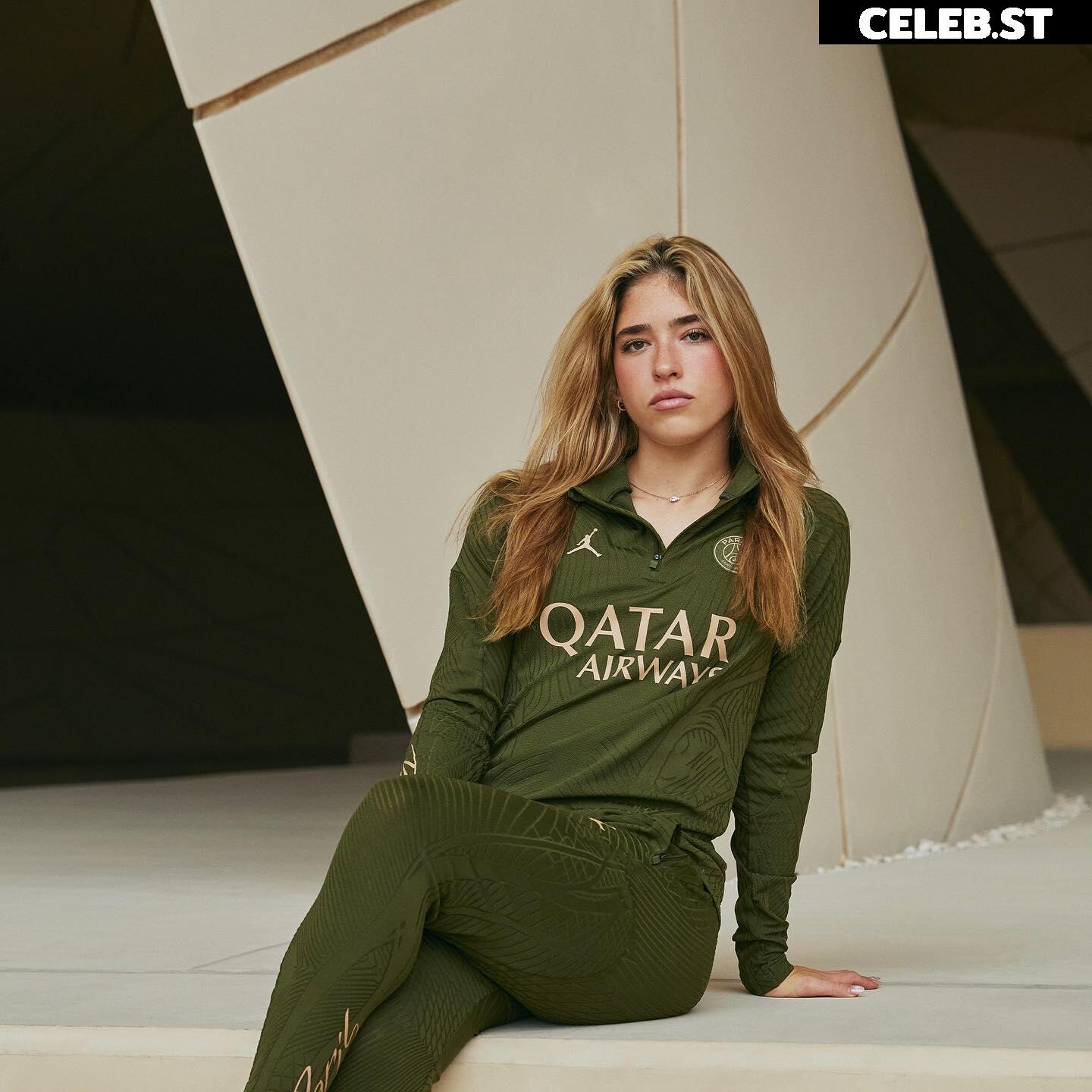 Female football/soccer players Image 4408281
