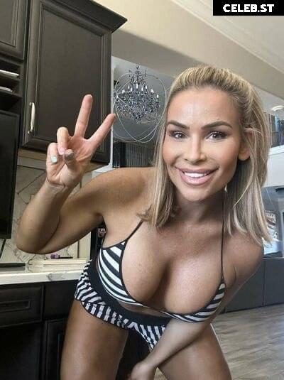 WWE Natalya Neidhart , The Boat Image 4591109