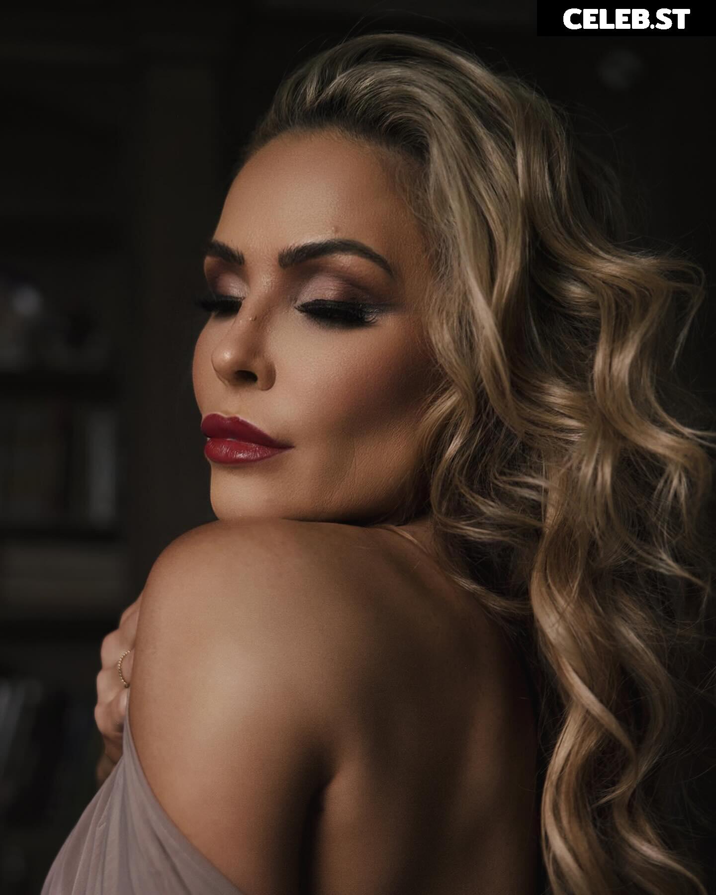 WWE Natalya Neidhart , The Boat Image 4593103