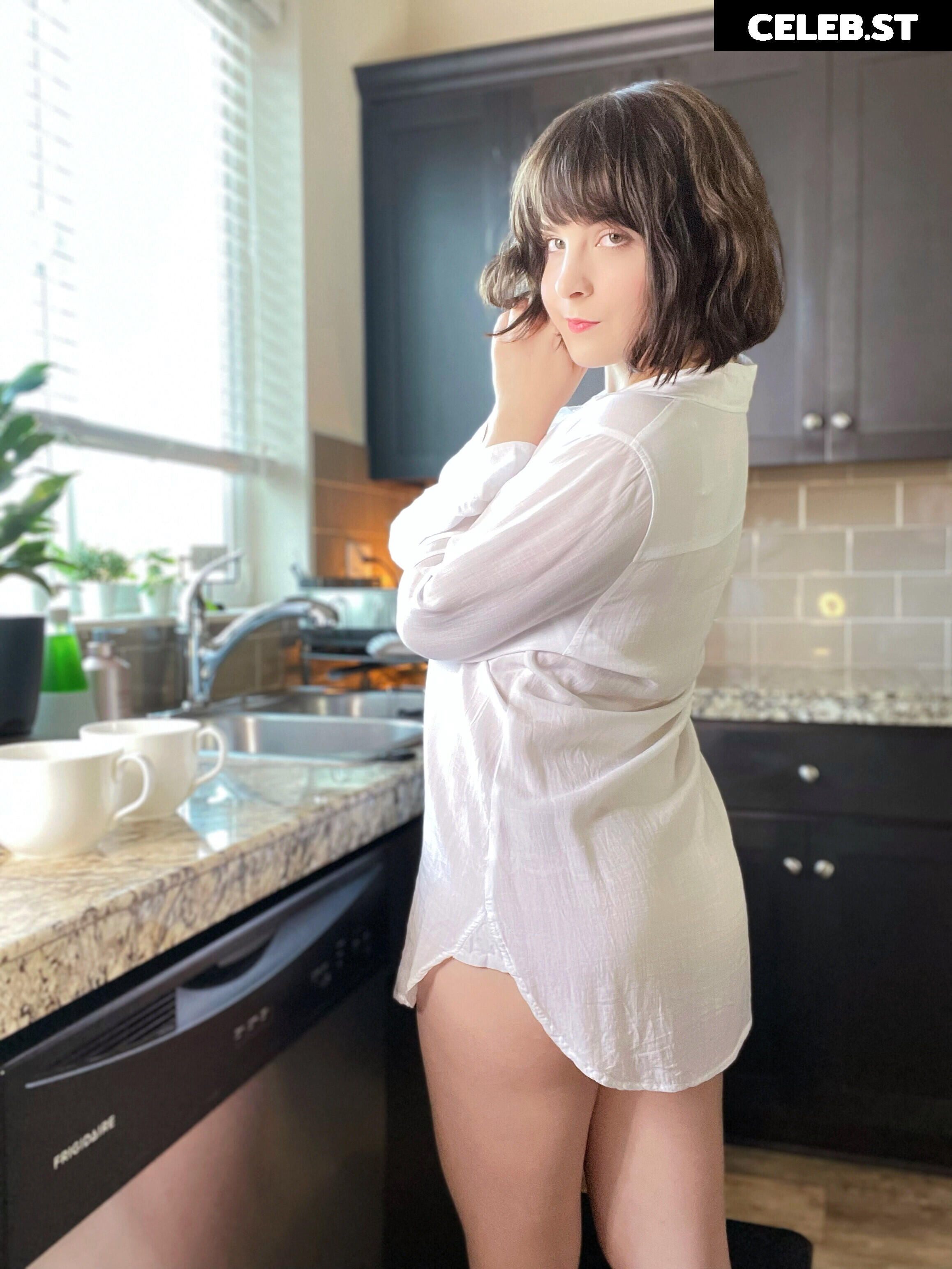 Hiso Neko Image 4598565