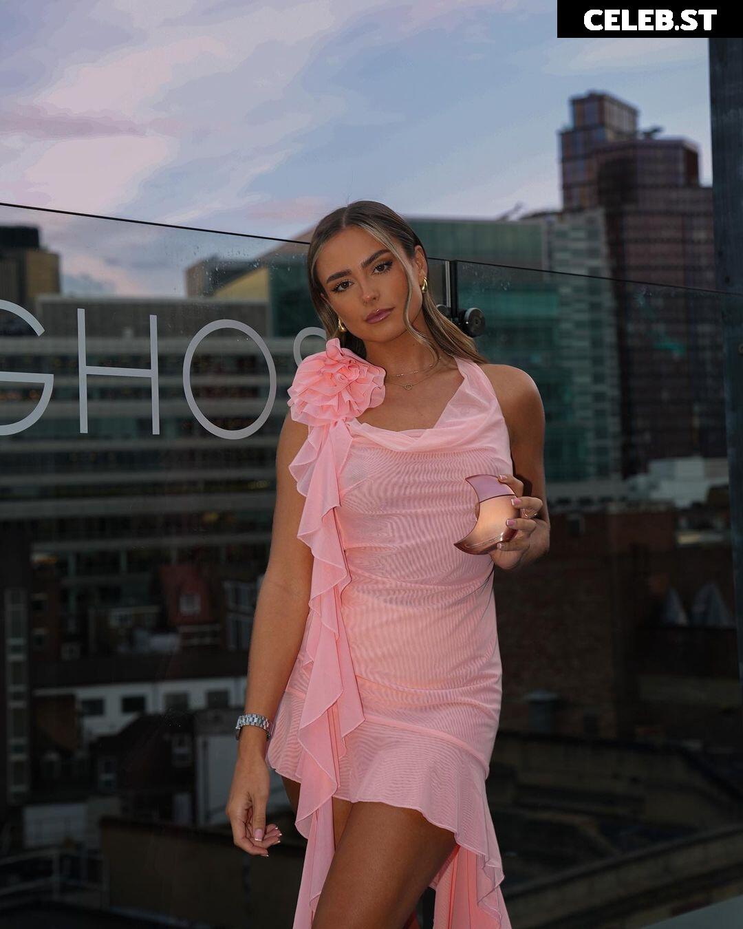 Leah Taylor | Best known: Love Island Image 4589387