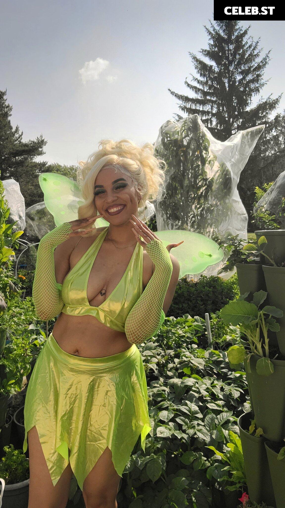 Animated_Aja/NaughtyByNelly/ThighlyInfluential Image 4558510