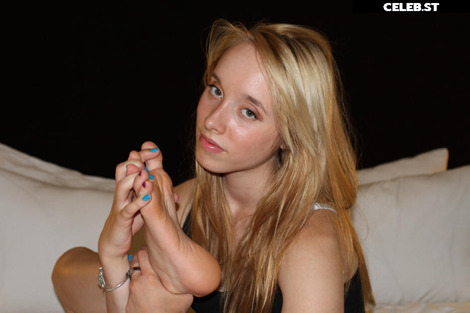 Green_Eyed_Nymph Image 4521374