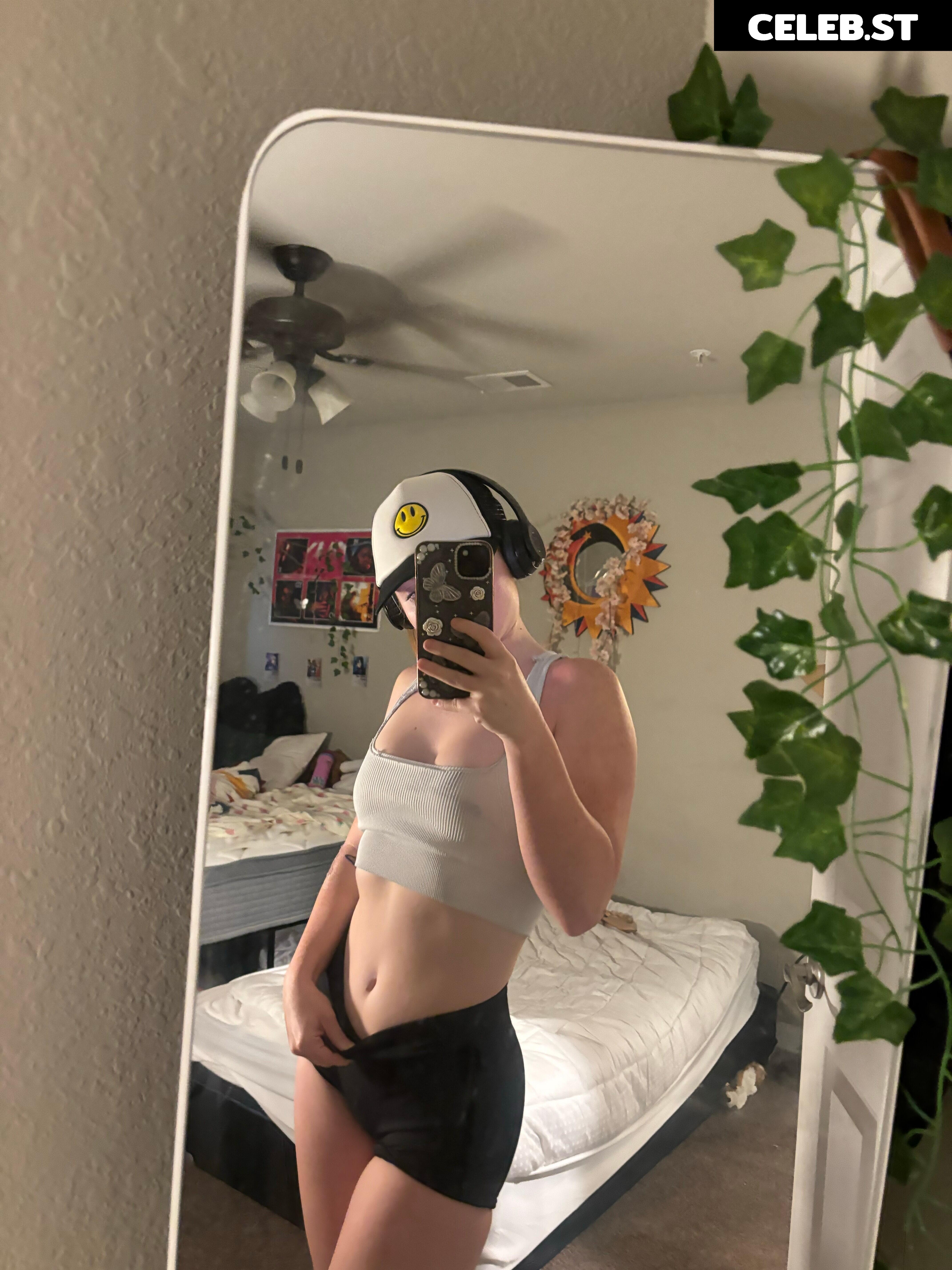 Thqtty/Thqttie/Thqcc Image 4528391