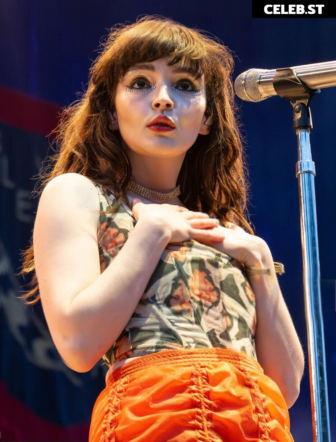 Lauren Mayberry (Singer) Image 4505980