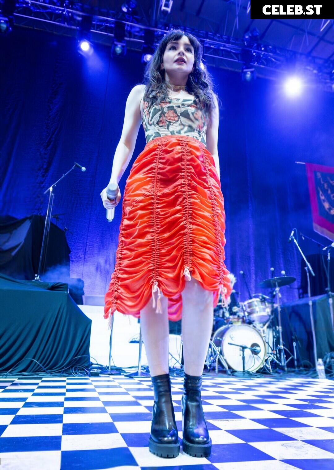 Lauren Mayberry (Singer) Image 4505920