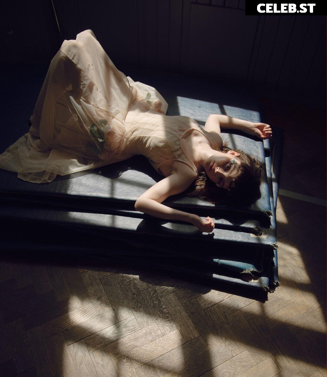 Lauren Mayberry (Singer) Image 4506821