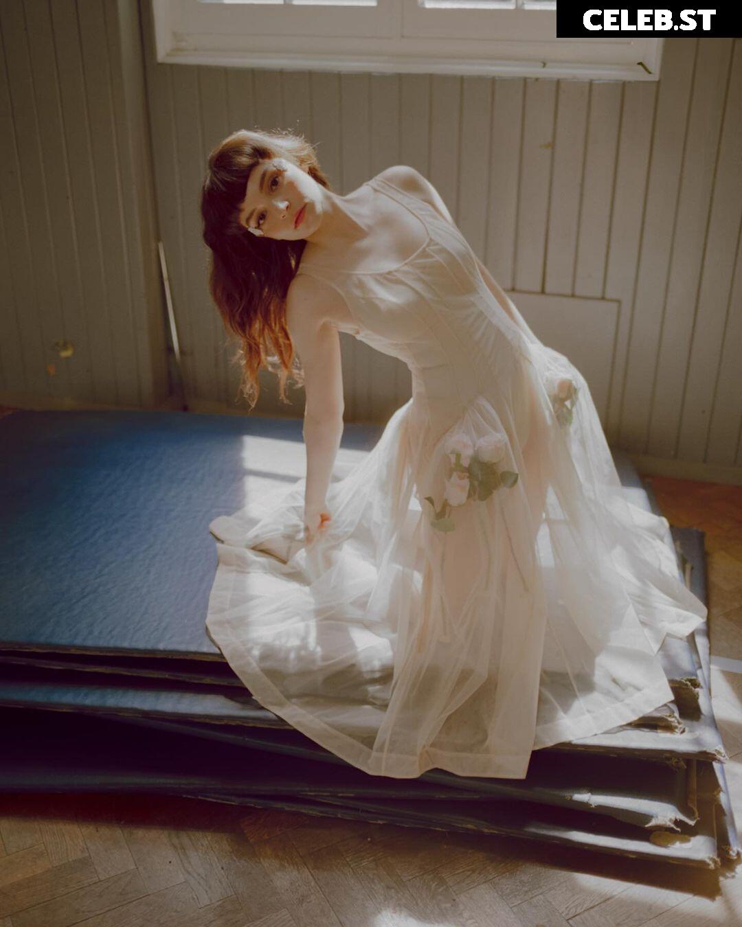 Lauren Mayberry (Singer) Image 4506679