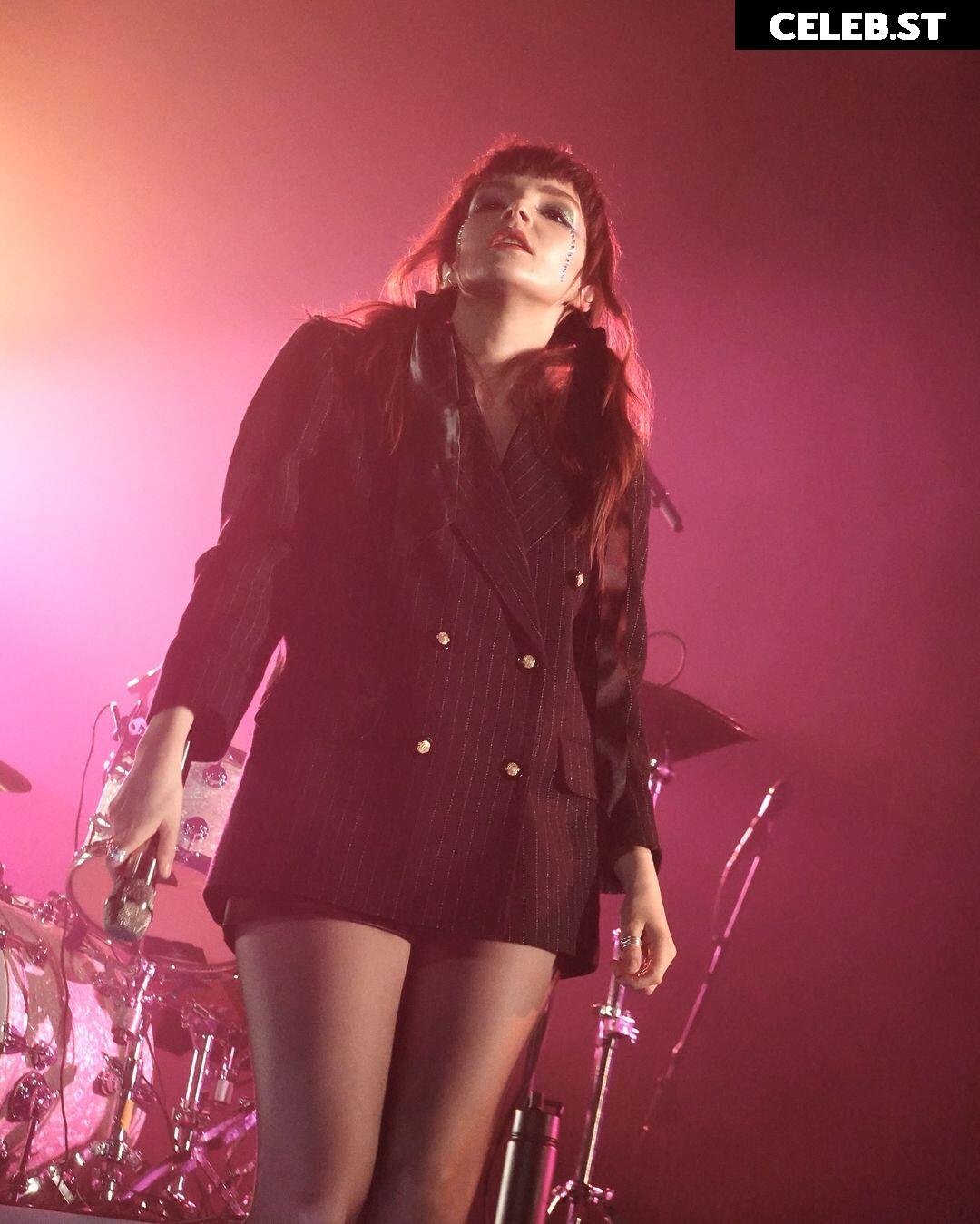 Lauren Mayberry (Singer) Image 4507583