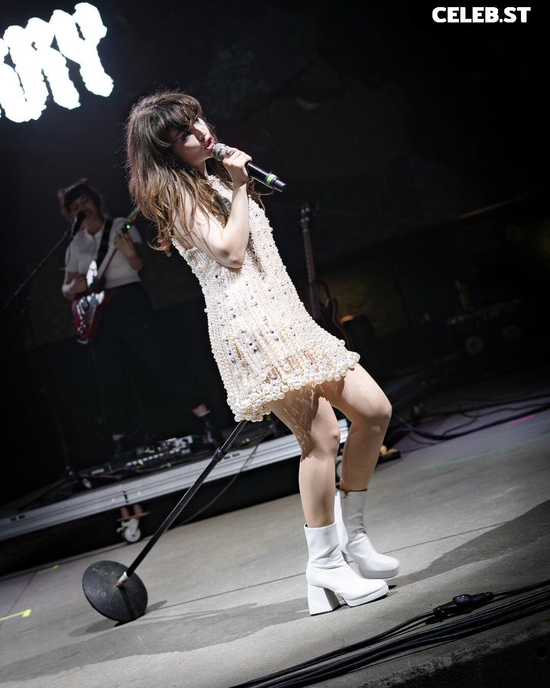 Lauren Mayberry (Singer) Image 4503731