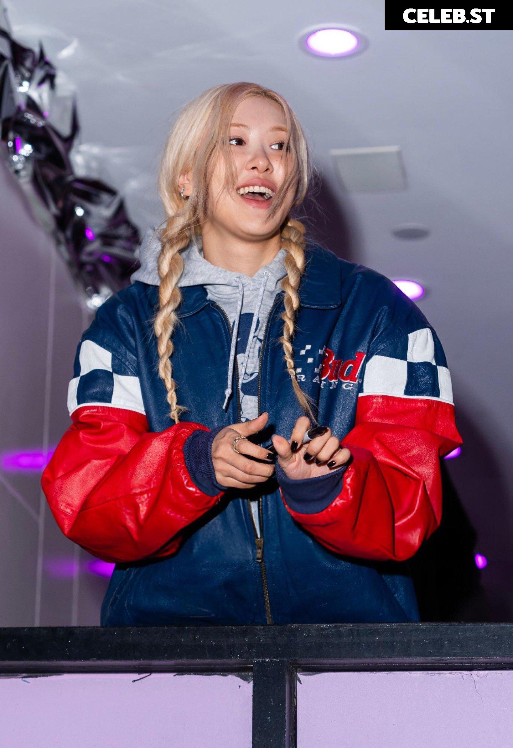 Rosé || Roseanne Park - BLΛƆKPIИK ( BLACKPINK ) Image 4503194