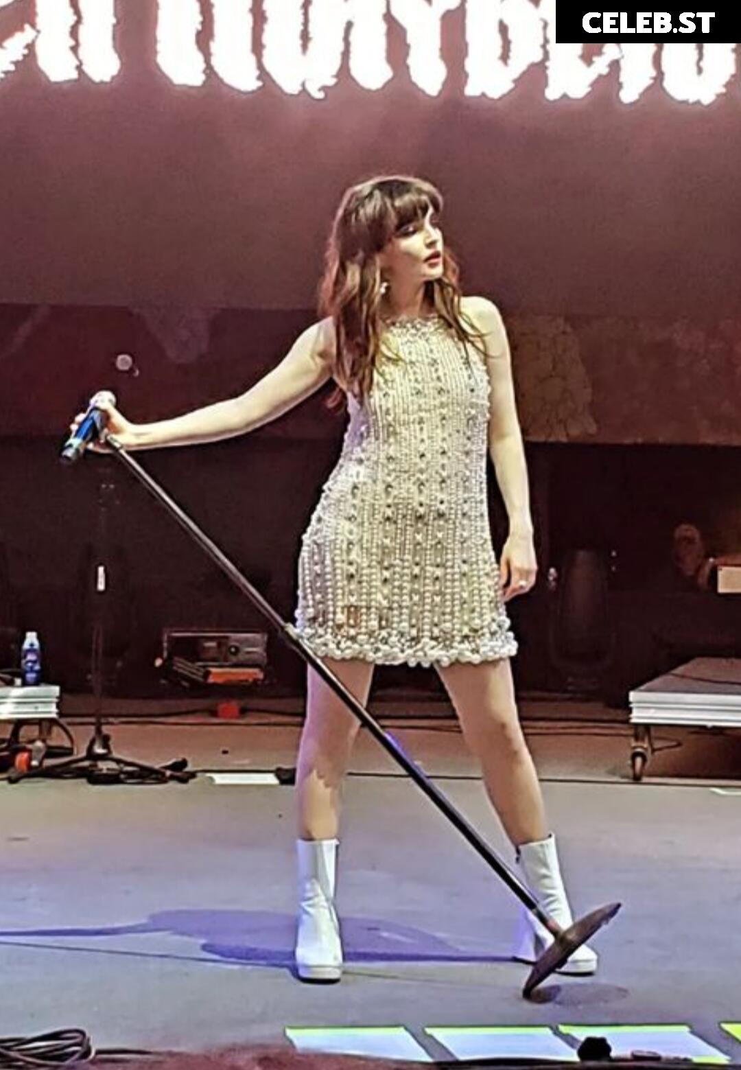 Lauren Mayberry (Singer) Image 4503369