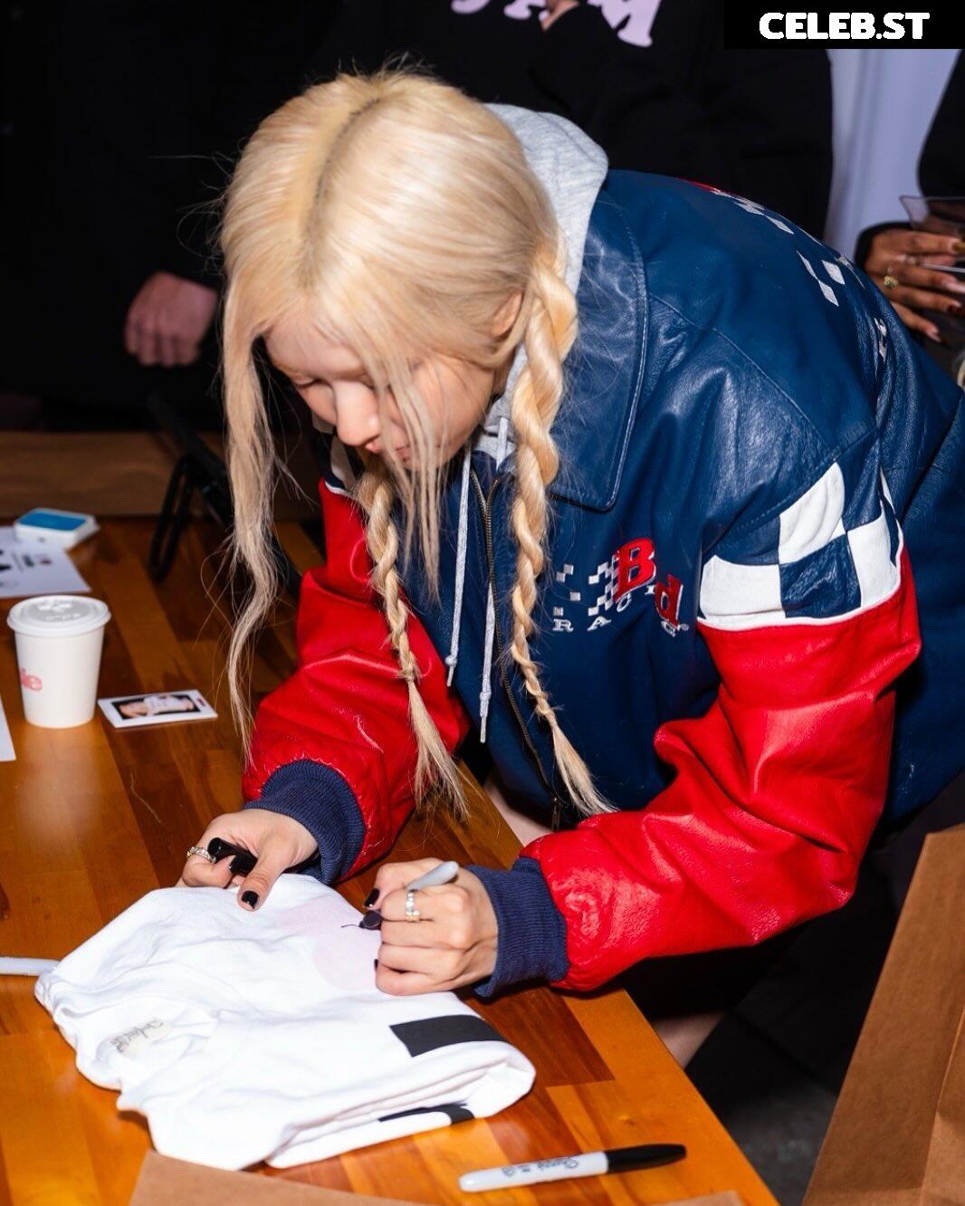 Rosé || Roseanne Park - BLΛƆKPIИK ( BLACKPINK ) Image 4503973