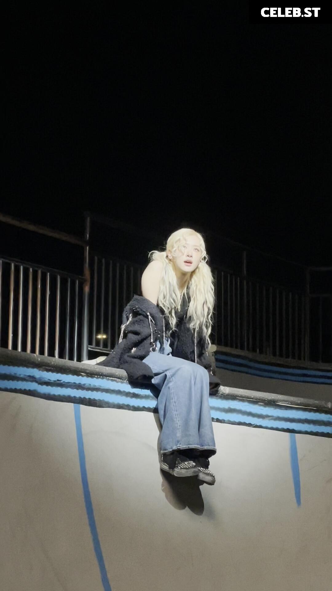 Rosé || Roseanne Park - BLΛƆKPIИK ( BLACKPINK ) Image 4500387