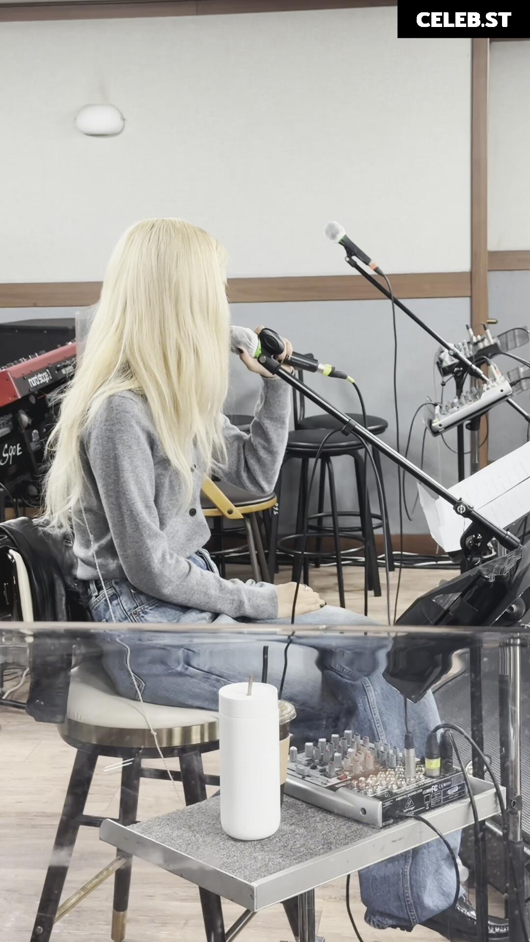 Rosé || Roseanne Park - BLΛƆKPIИK ( BLACKPINK ) Image 4500247