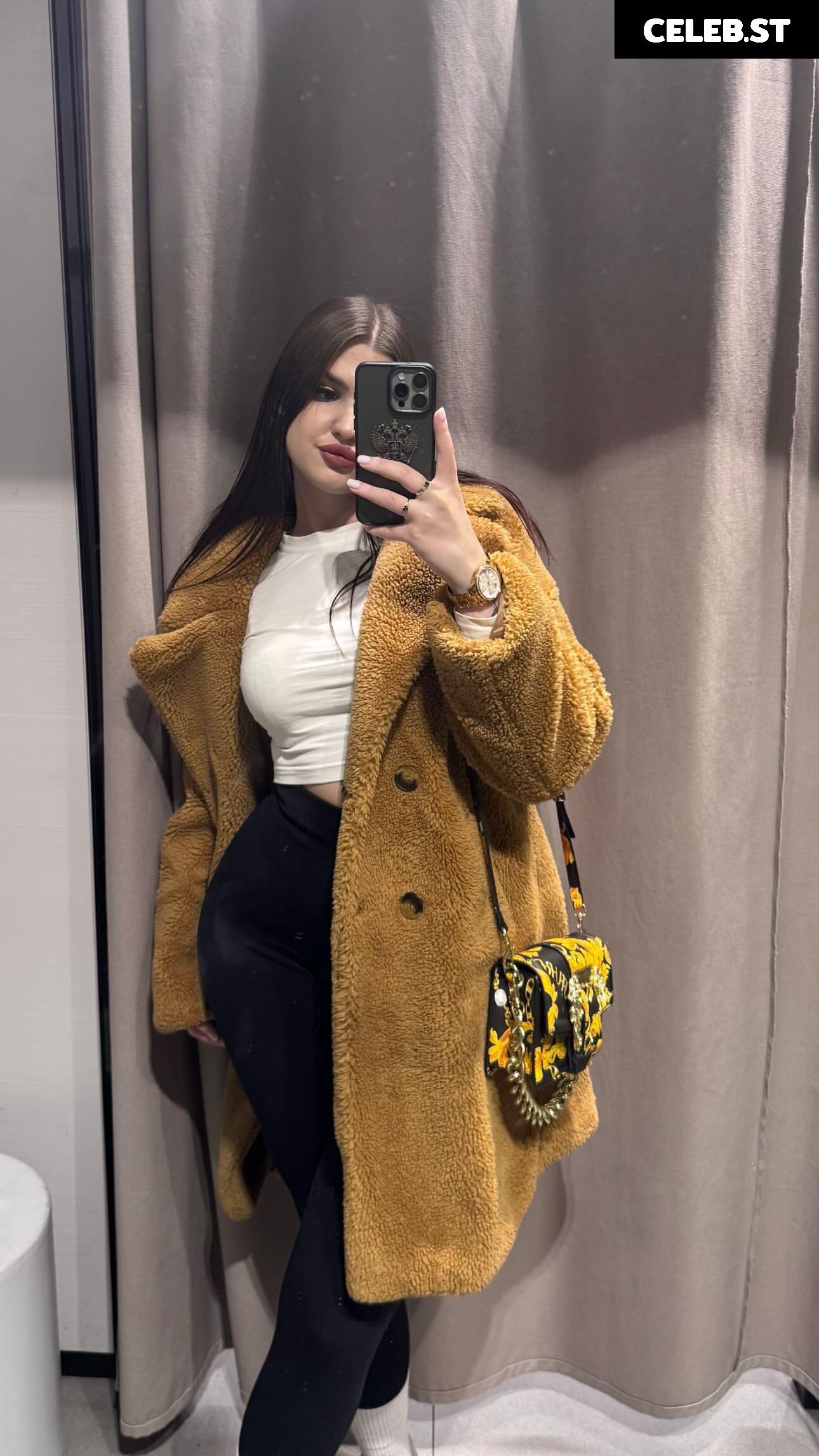 ell8ta Image 4696924