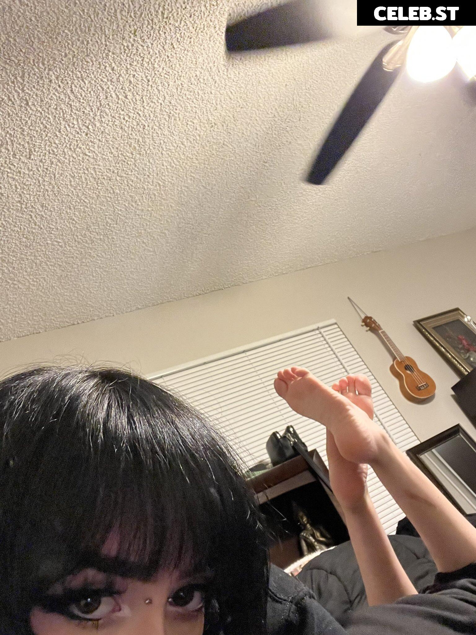 Redroomromance / Pinkroomromance / Rozr Image 4697684