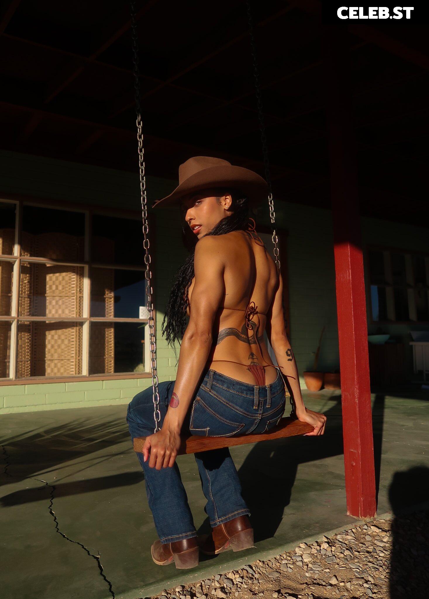 solesndsouls // Praying Mantis Image 4694820