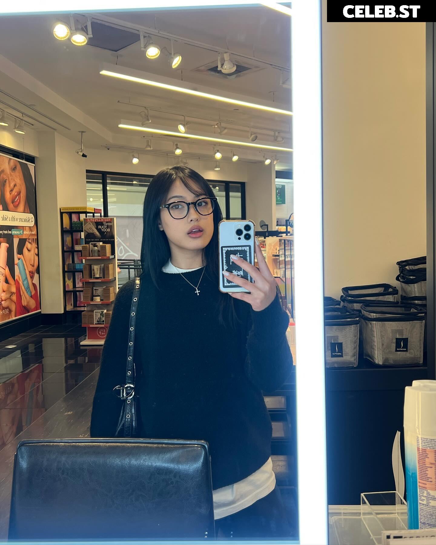 Gabby Hua @gabby.hua Image 4686663