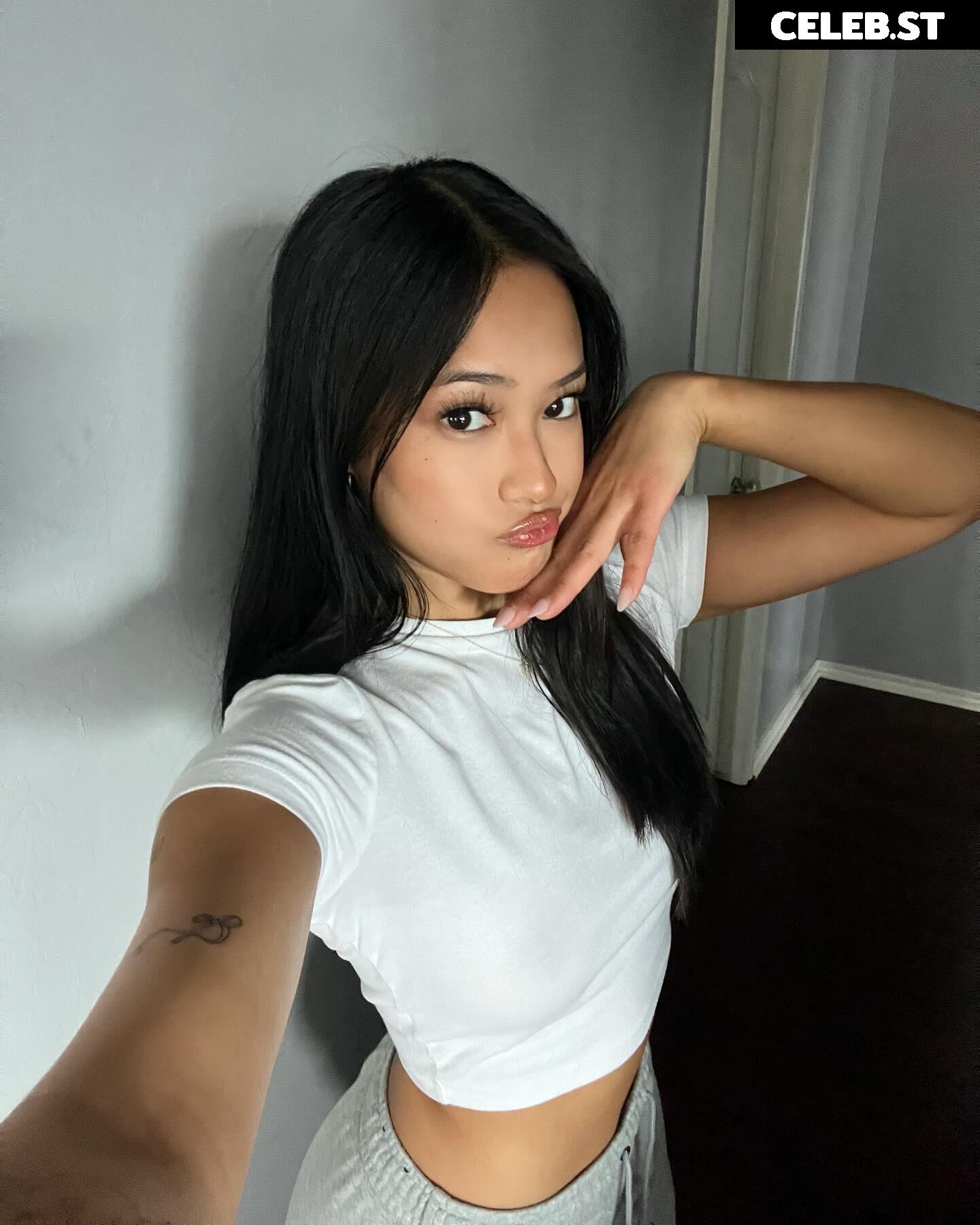 Gabby Hua @gabby.hua Image 4686082
