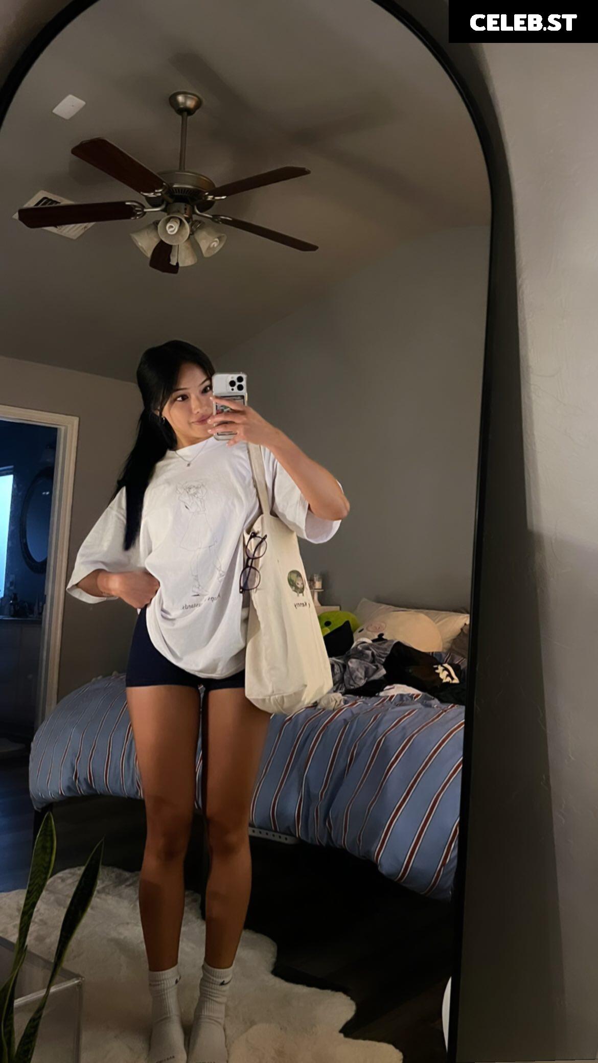 Gabby Hua @gabby.hua Image 4682416