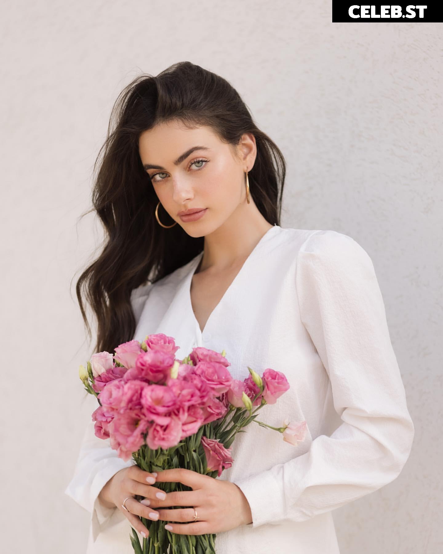 Yael Shelbia Image 4652015