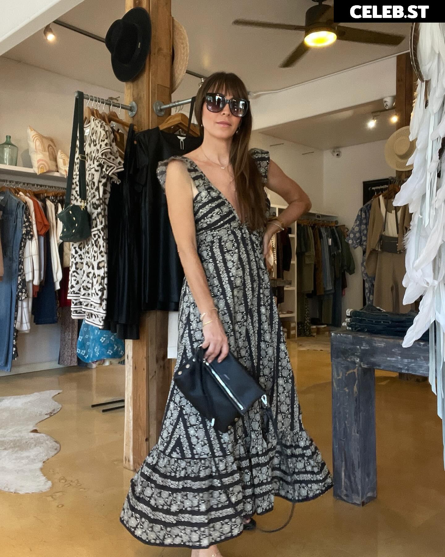 Carrie Gebb / Driftwood Maui Image 4634913