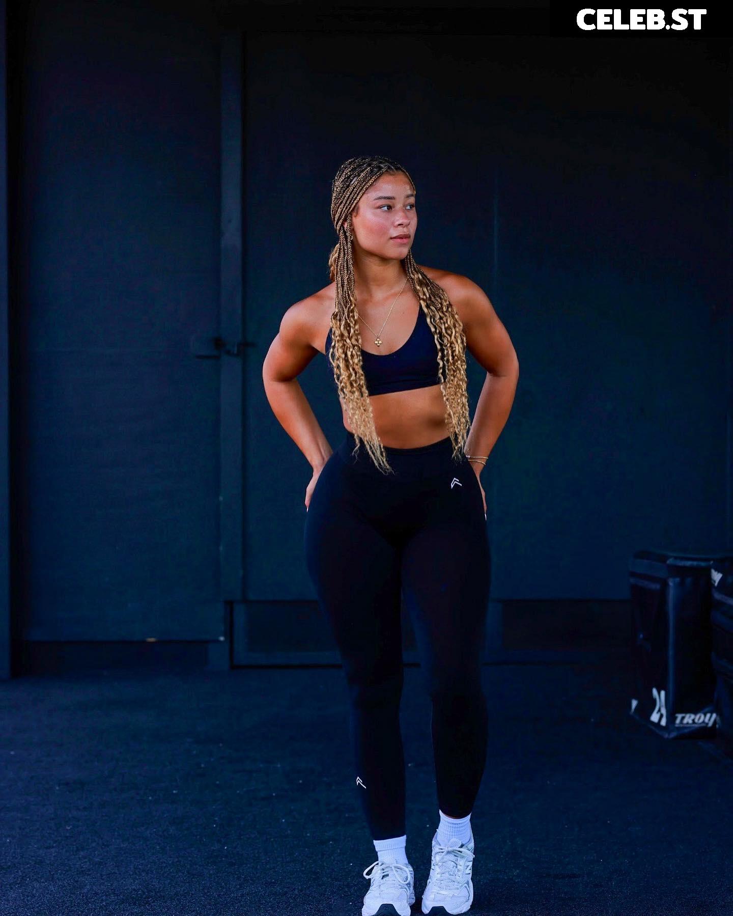 The Learmann Twins | Ana and Lexie Learmann Image 4638276