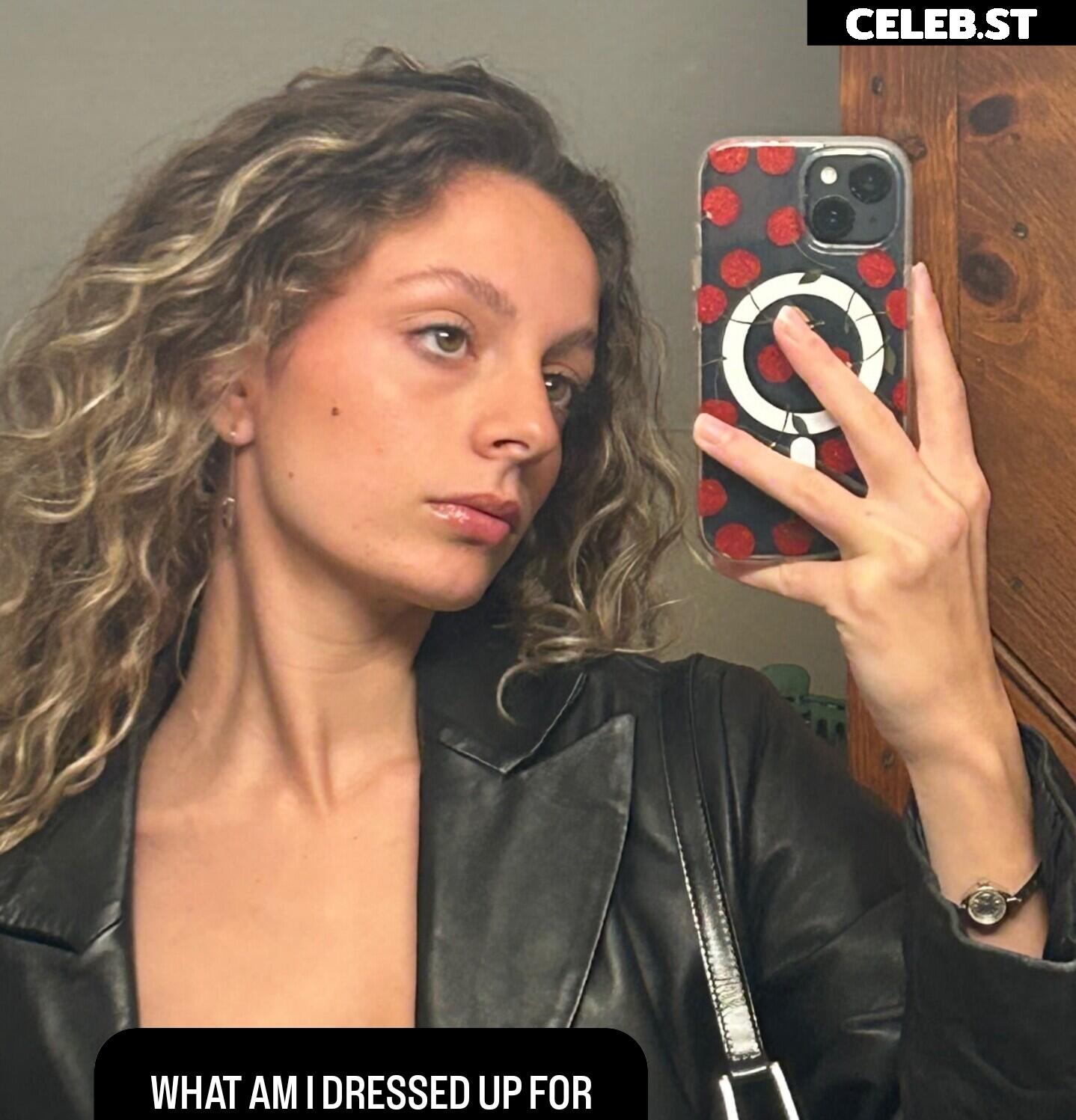 Julia Dicesare Image 4628497