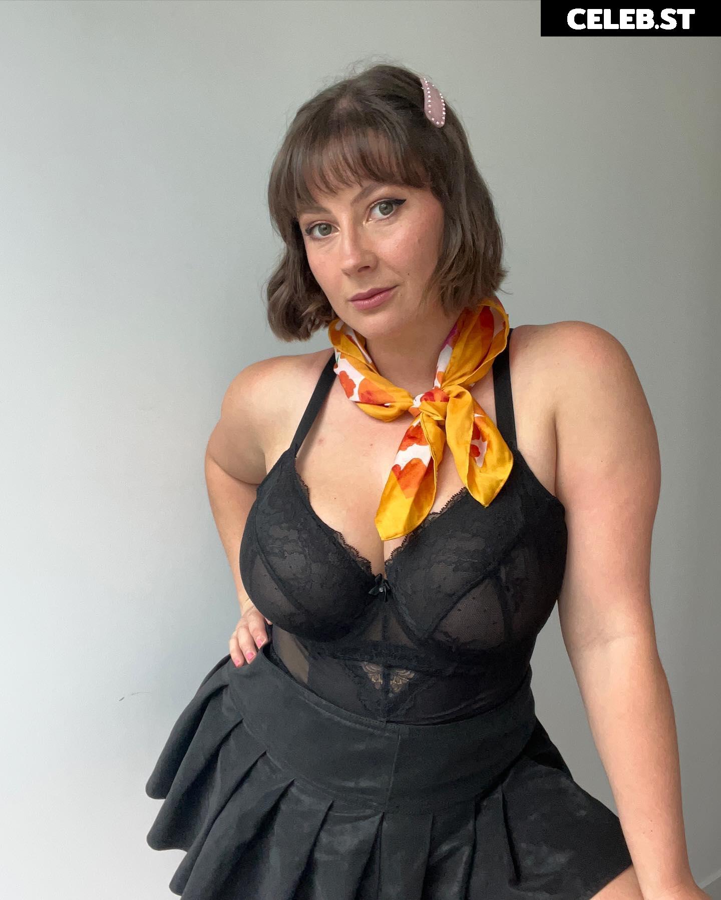 Bel Larcombe slice_of_salami_ Image 4610143