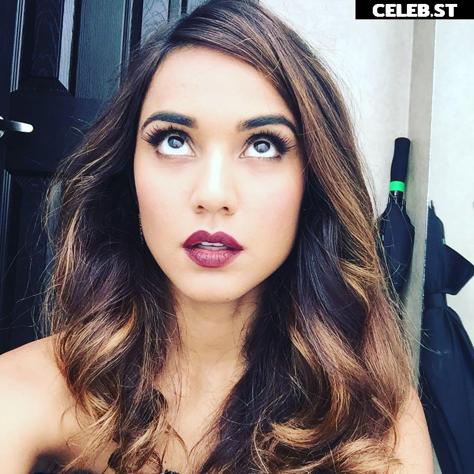 Summer Bishil Image 4604443