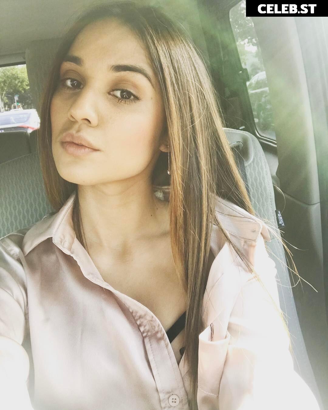 Summer Bishil Image 4604239