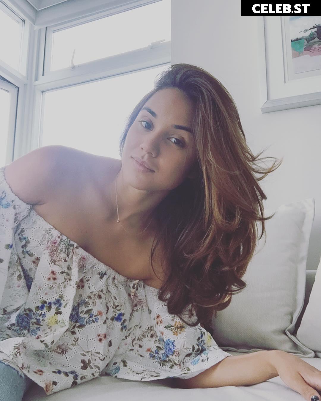 Summer Bishil Image 4603802