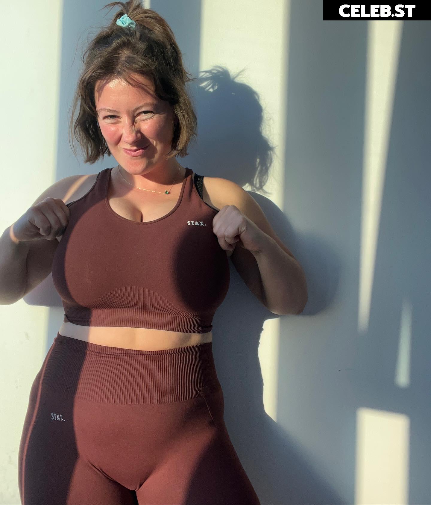 Bel Larcombe slice_of_salami_ Image 4609354