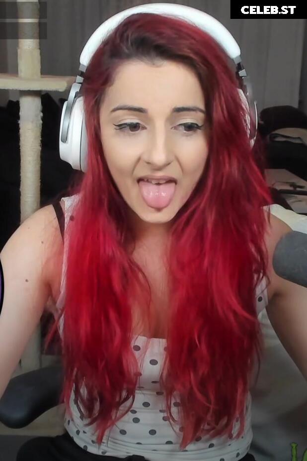 Anniefuchsia Image 4797839