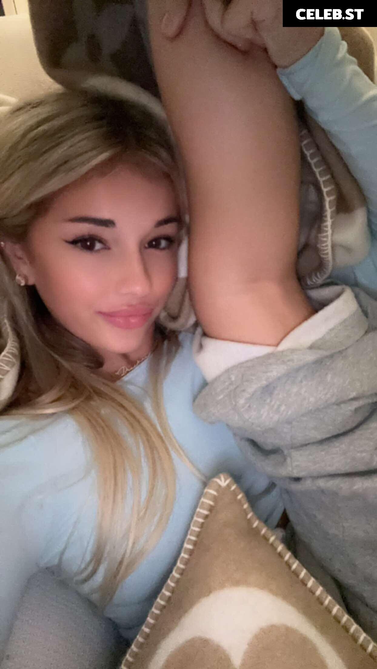 Breckie Hill / @breckiehill Image 4776722