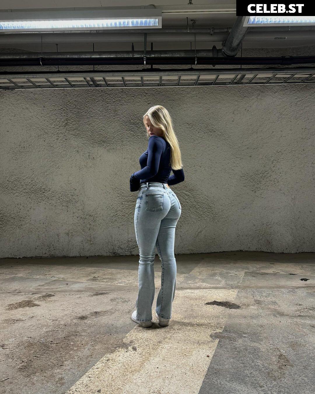 1rtonamu | Sara Manner Image 4771890