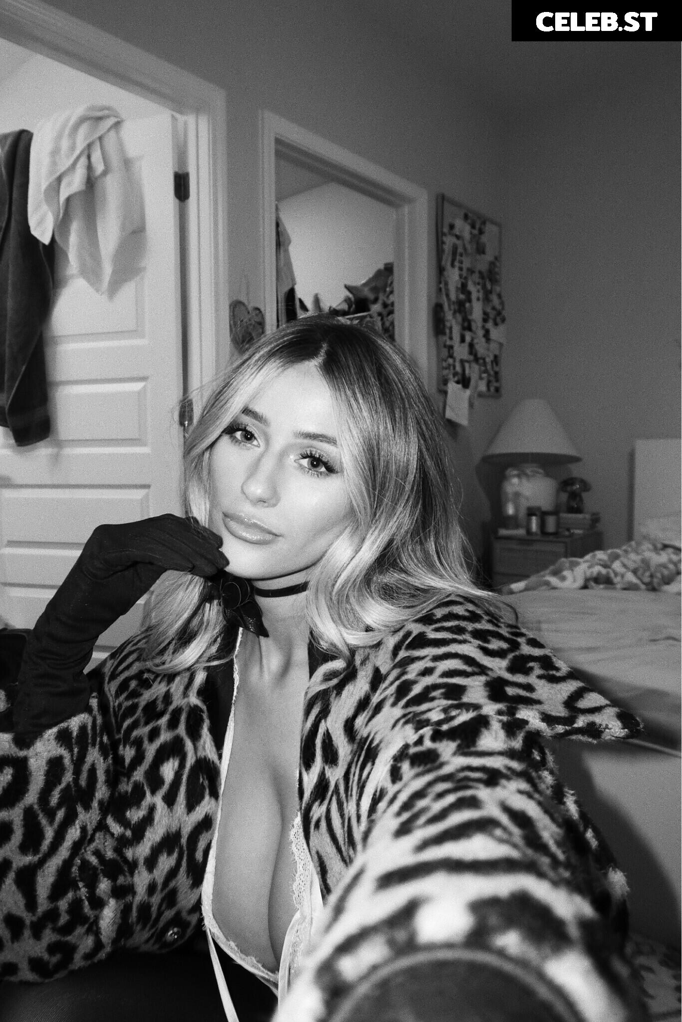 hadelinemope / Maddie Hope Image 4760477