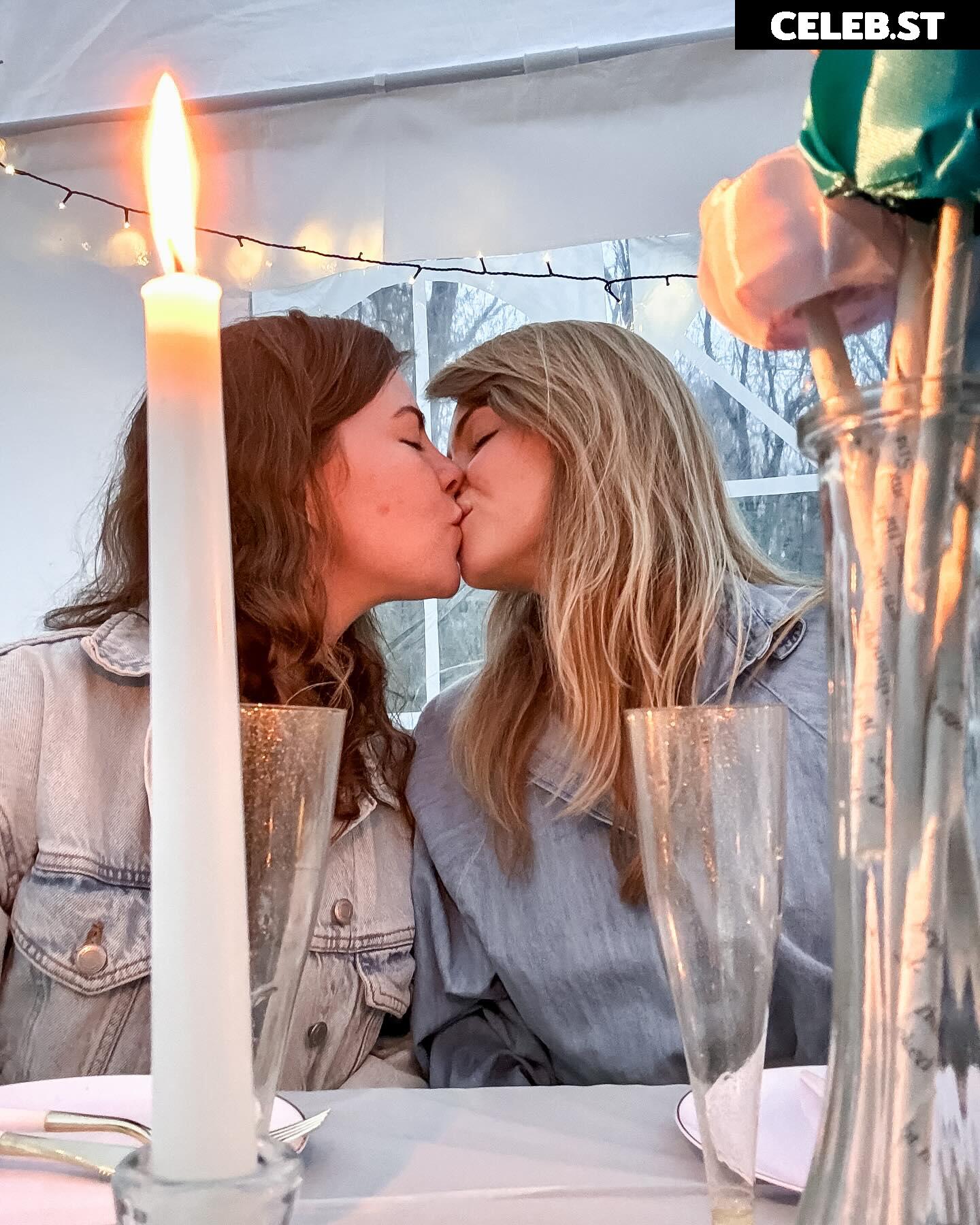 HaileeandKendra - Hailee Kendra Image 4769614