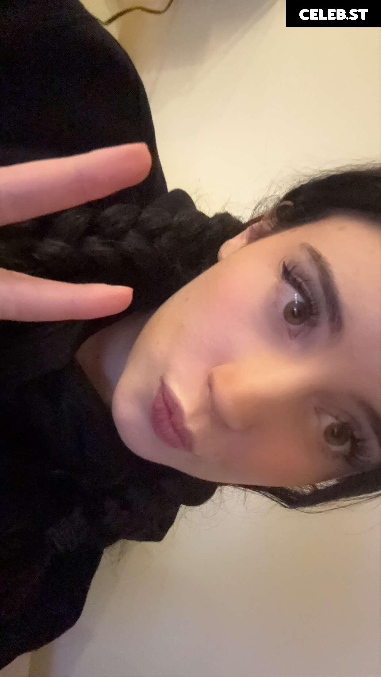 Hotblockchain / Emily Cocea / cryptobaddie1 Image 4753941