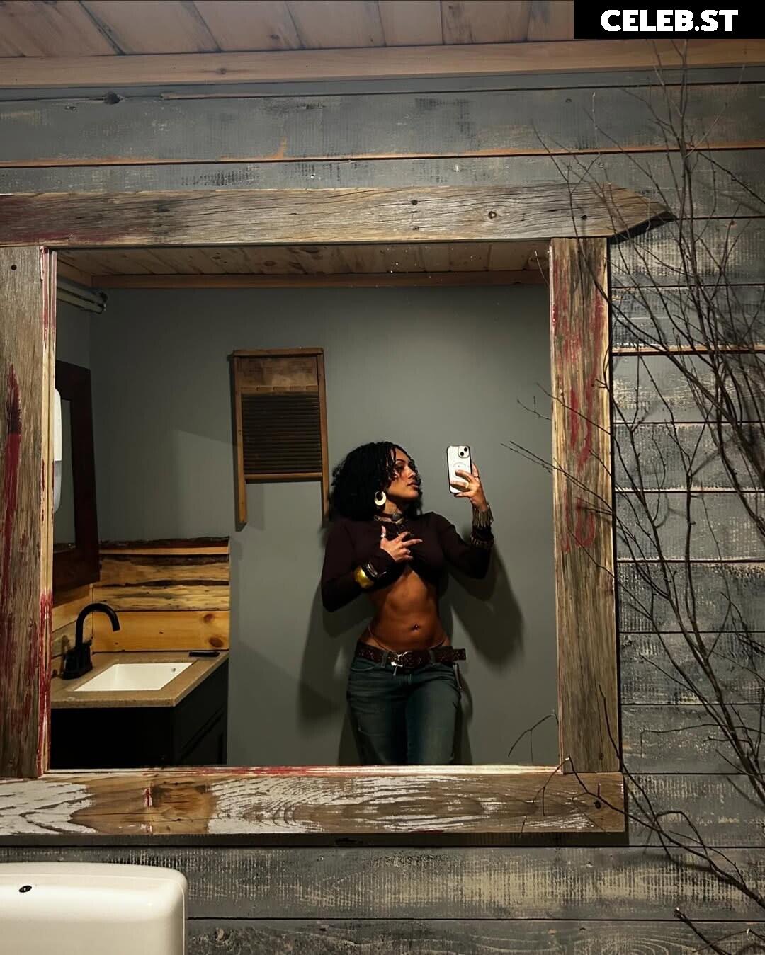 Aaliyeezy Image 4744922