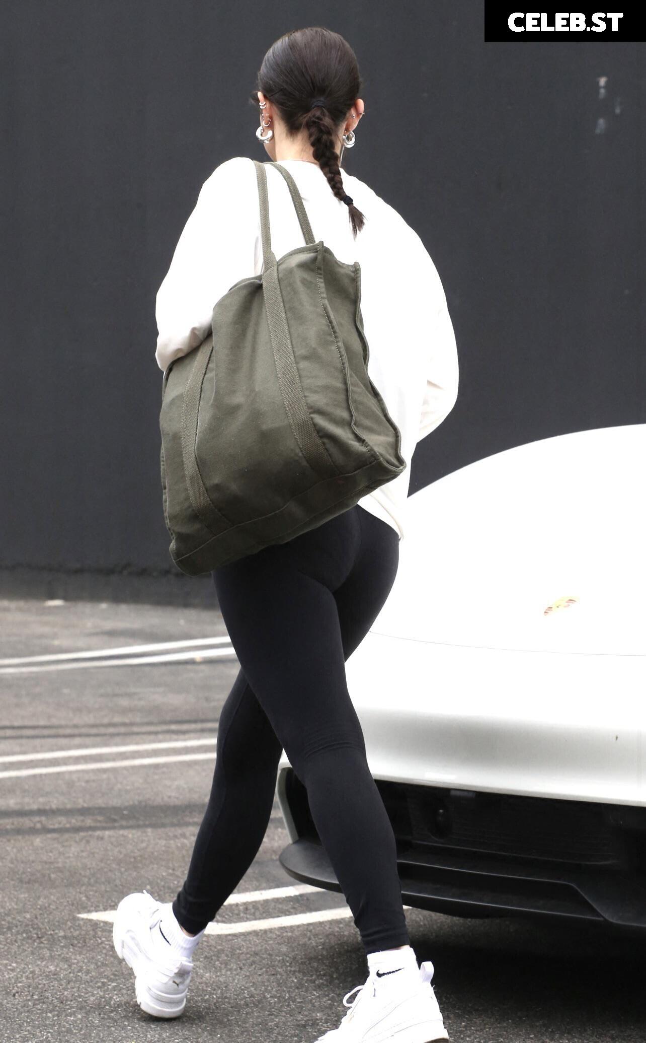 Charli D&#039;Amelio / Charli Damelio Image 4736737