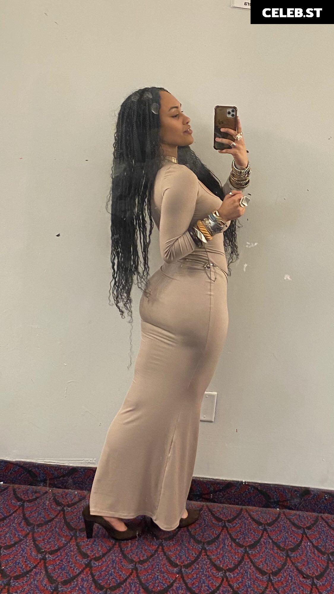 Aaliyeezy Image 4736623