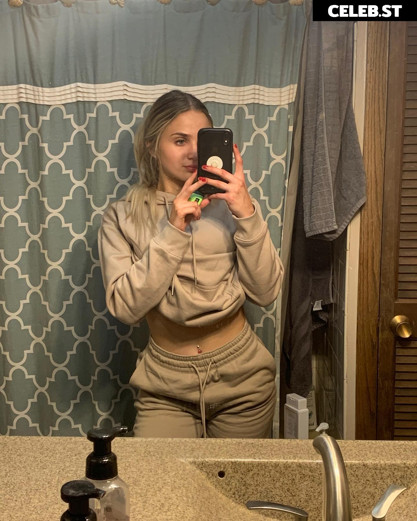 Royal Papaya Image 4736073